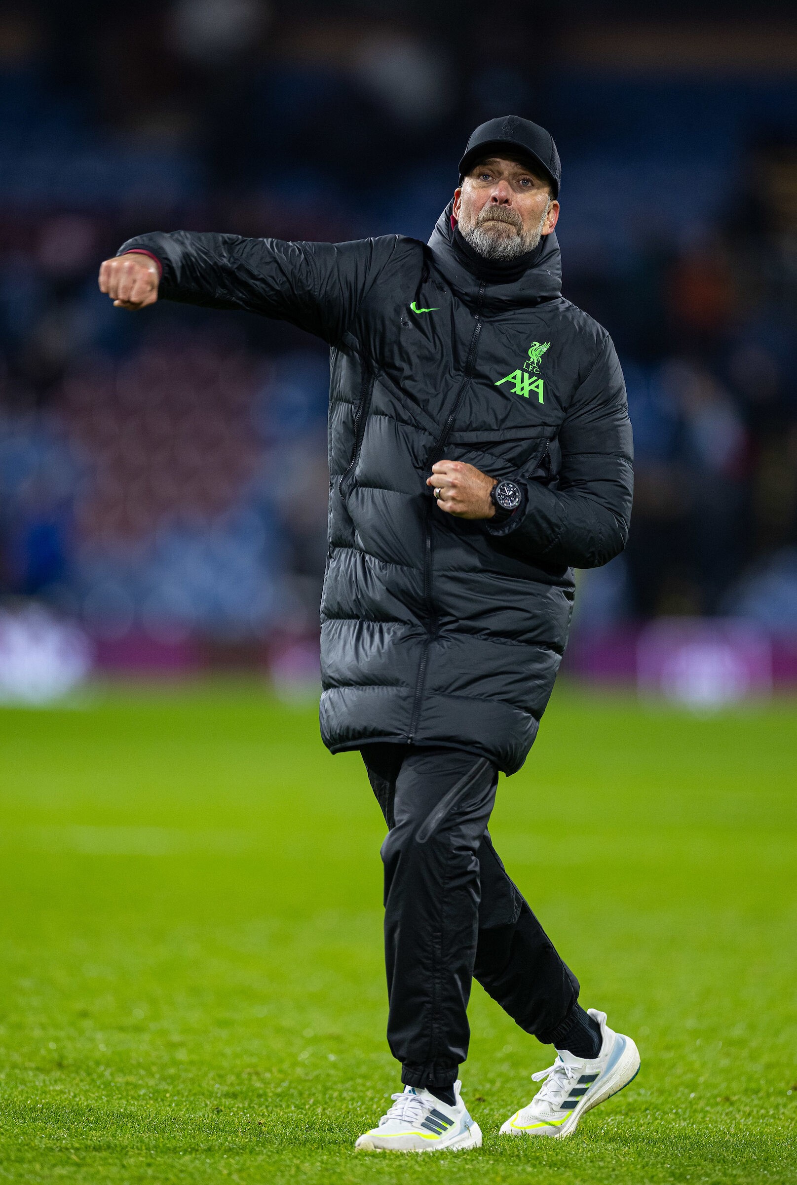 VIDEO: Jurgen Klopp promises 'shots' for cameraman who found lost ...